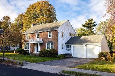 $2,100,000 | 55 Woodlawn Drive, Newton, MA 02467