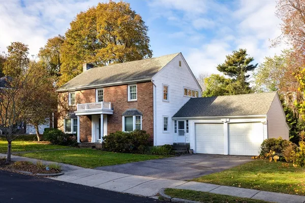 $2,100,000 | 55 Woodlawn Drive, Newton, MA 02467