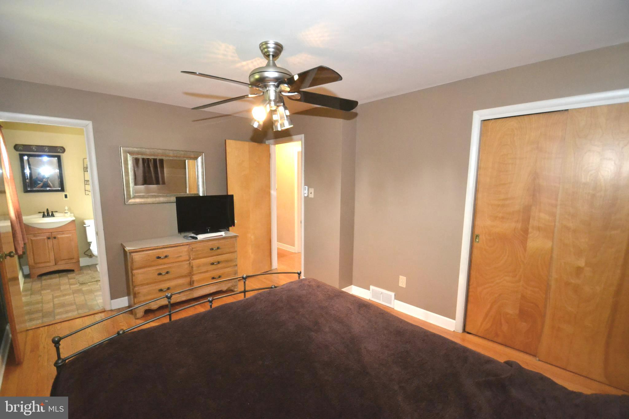 409 Belvedere Road Harrisburg, PA 17109 - Photo 13 of 38