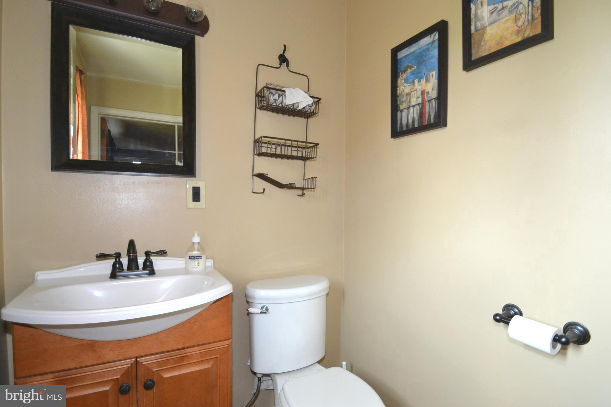 409 Belvedere Road Harrisburg, PA 17109 - Photo 14 of 38
