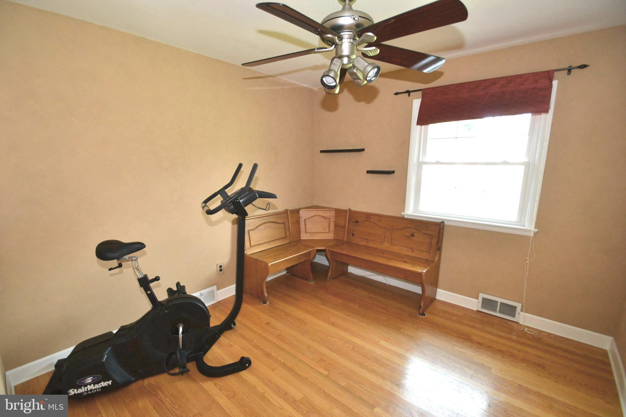 409 Belvedere Road Harrisburg, PA 17109 - Photo 17 of 38