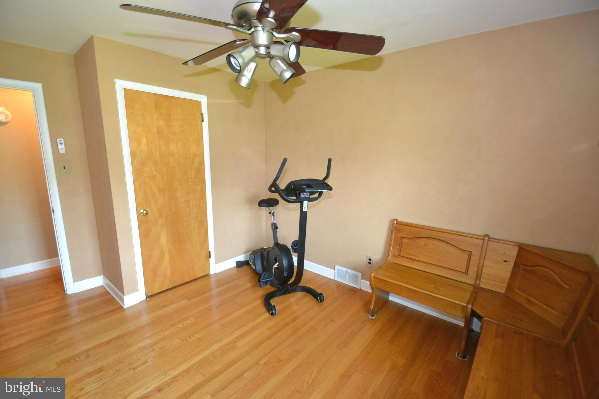 409 Belvedere Road Harrisburg, PA 17109 - Photo 18 of 38