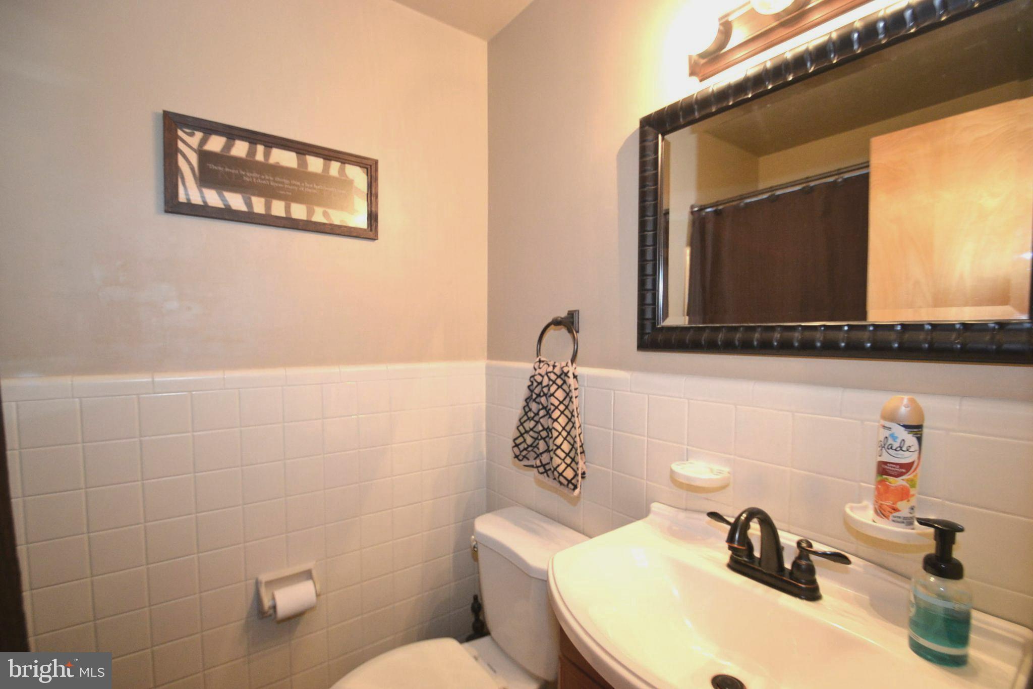409 Belvedere Road Harrisburg, PA 17109 - Photo 19 of 38