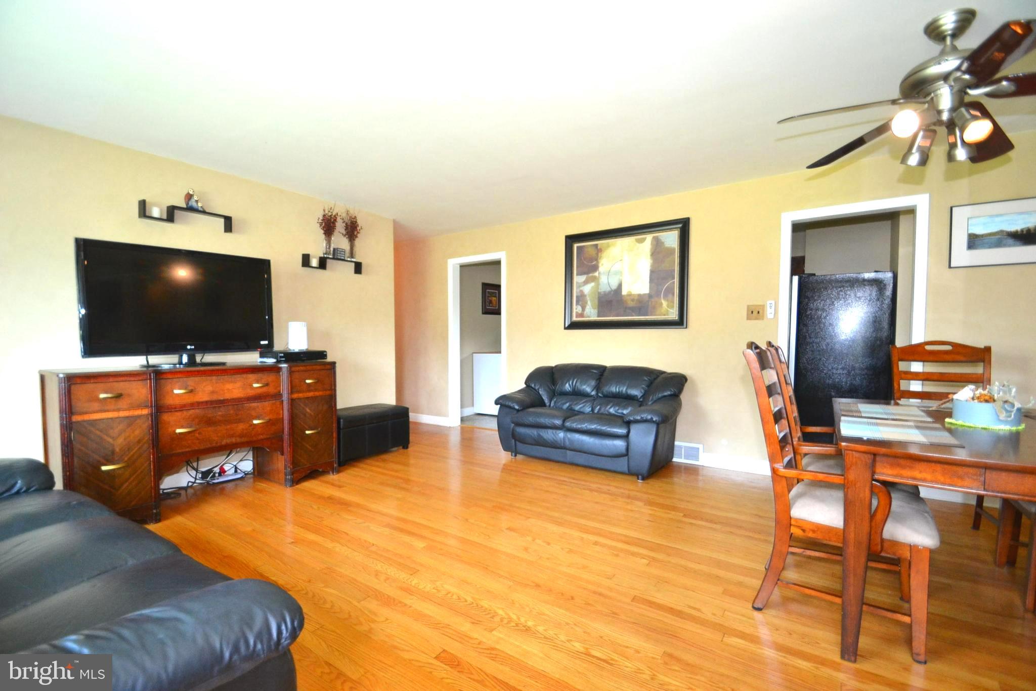 409 Belvedere Road Harrisburg, PA 17109 - Photo 3 of 38