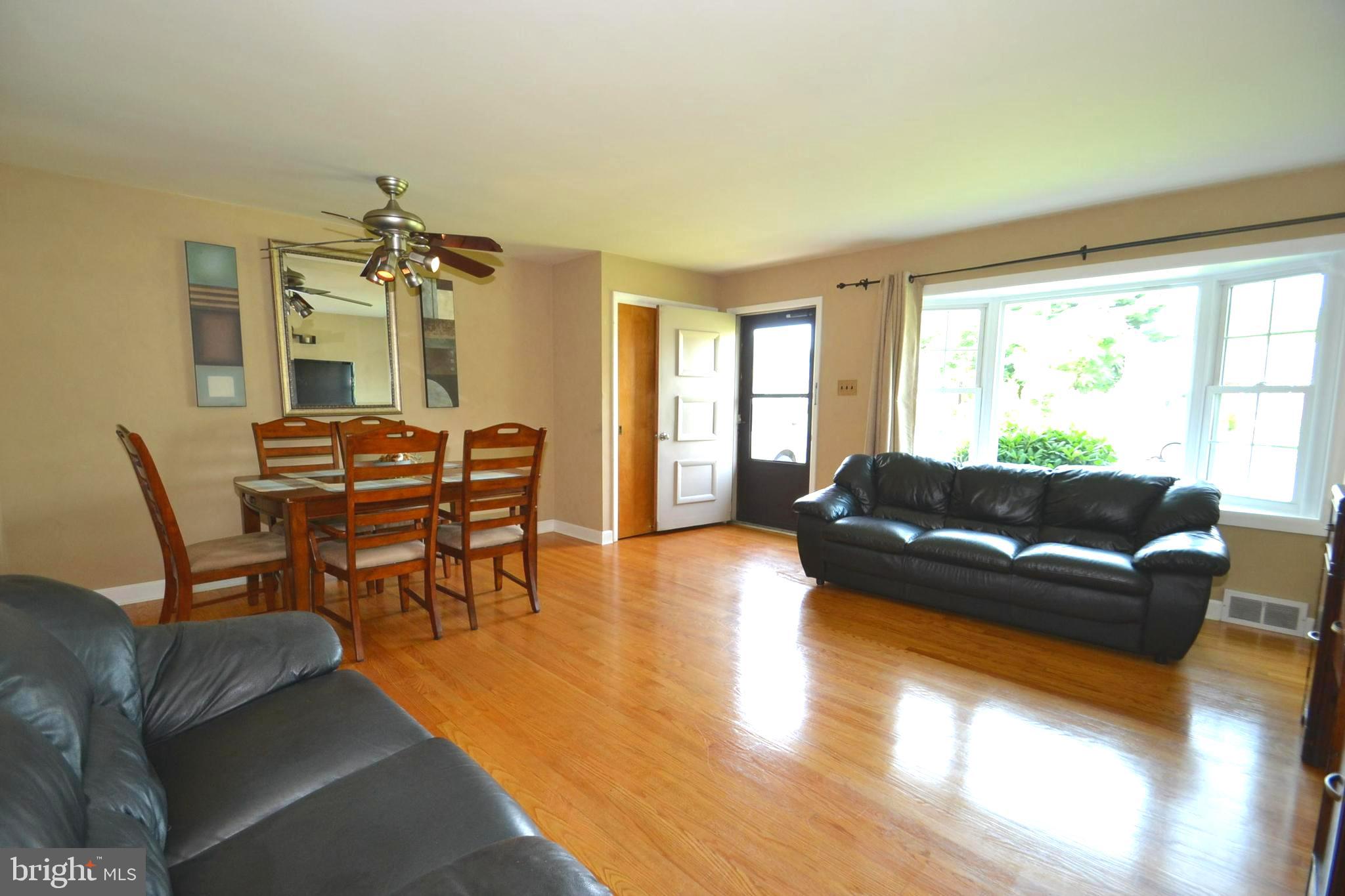 409 Belvedere Road Harrisburg, PA 17109 - Photo 4 of 38