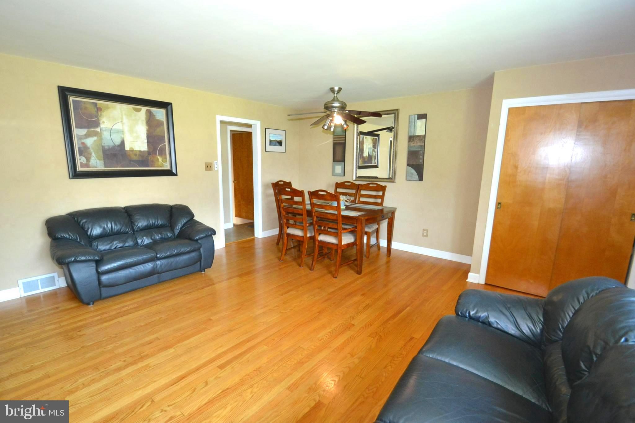 409 Belvedere Road Harrisburg, PA 17109 - Photo 6 of 38
