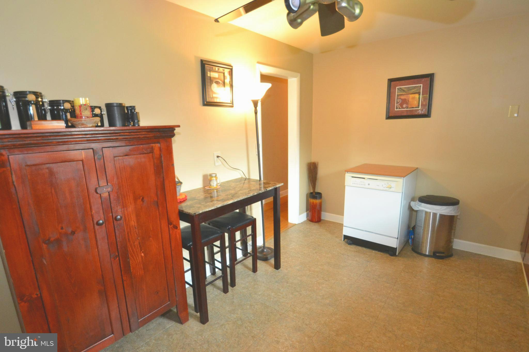 409 Belvedere Road Harrisburg, PA 17109 - Photo 9 of 38