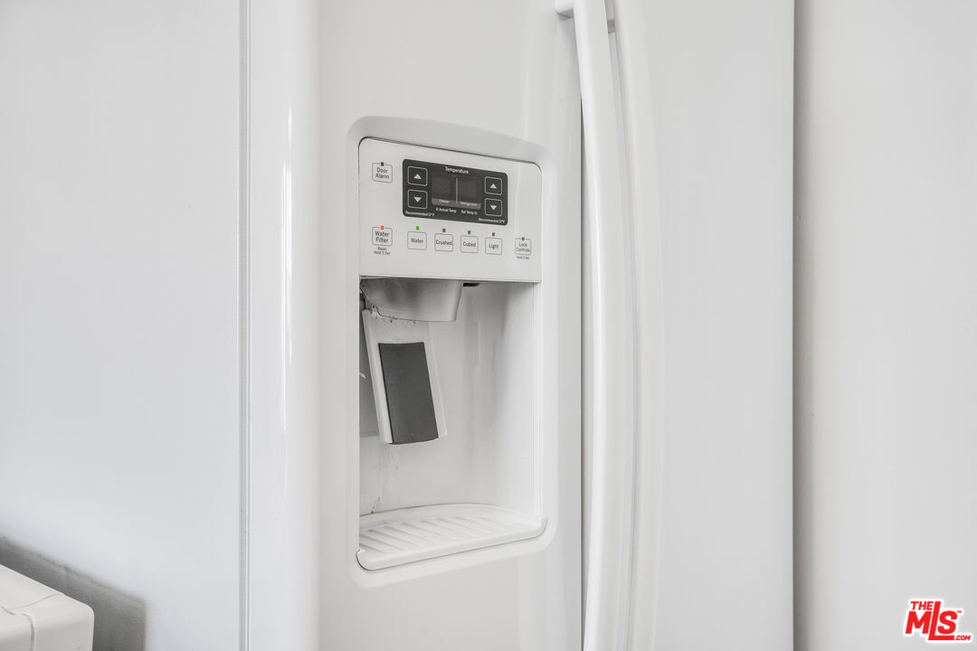 7548 Hampton Avenue, Unit 304 West Hollywood, CA 90046 - Photo 8 of 23 a picture of a bathroom