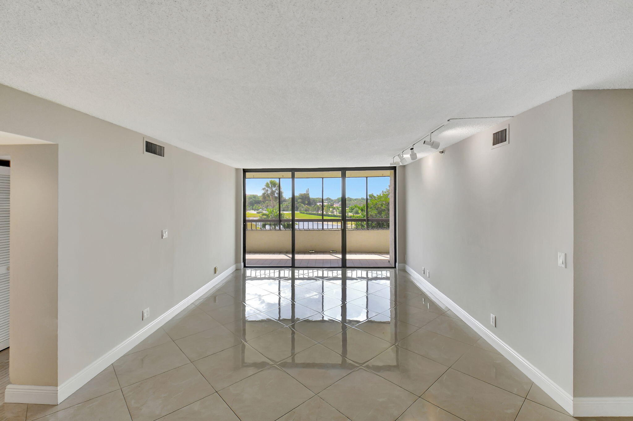 6372 La Costa Drive, Unit 302 Boca Raton, FL 33433 - Photo 15 of 51 17-web-or-mls-DSC_5937