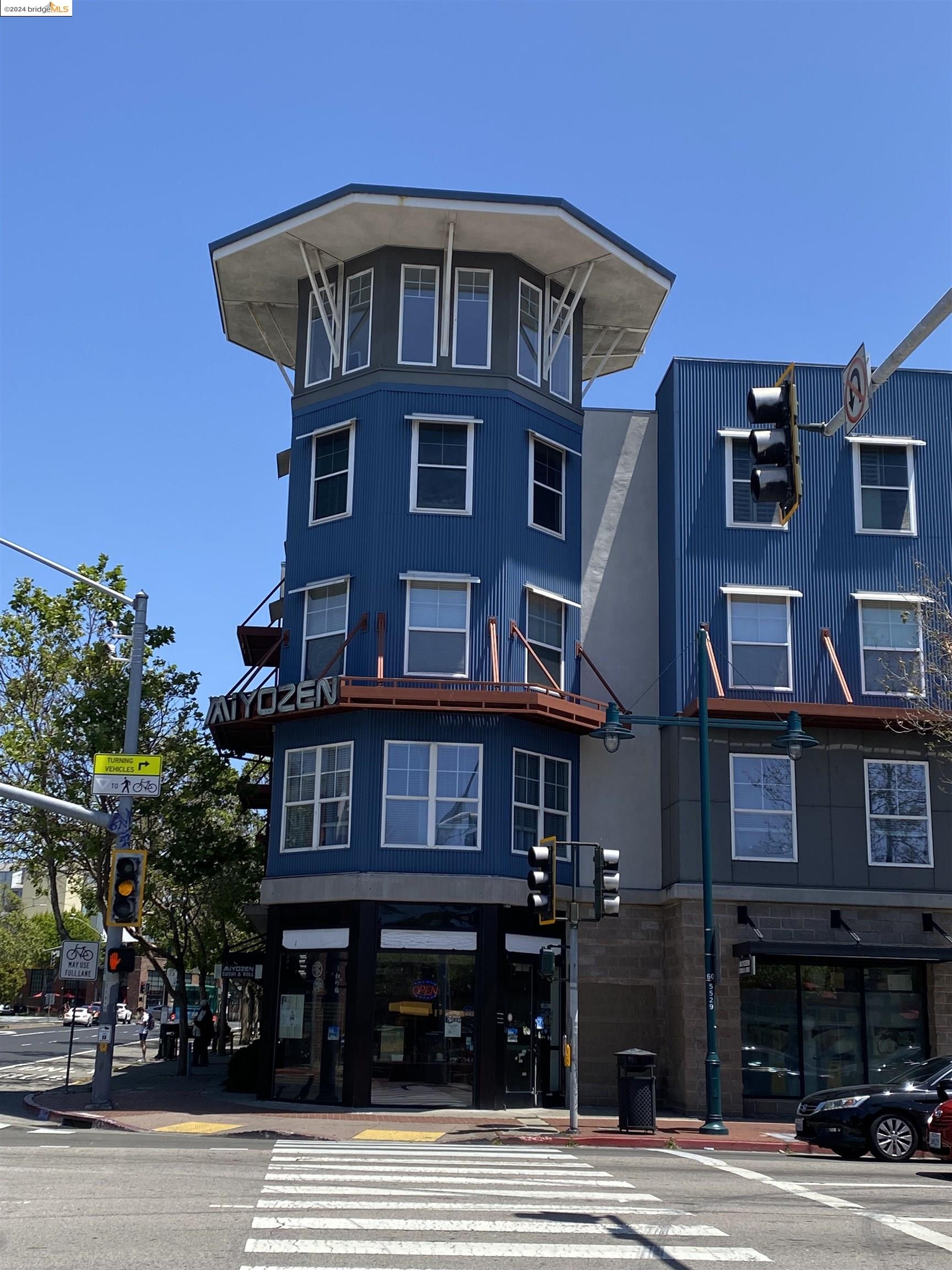 1121 40th St Unit 4206  