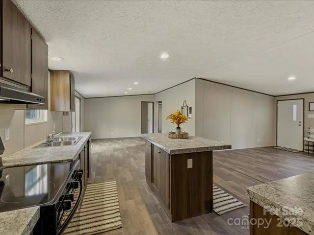 a view of a kitchen area