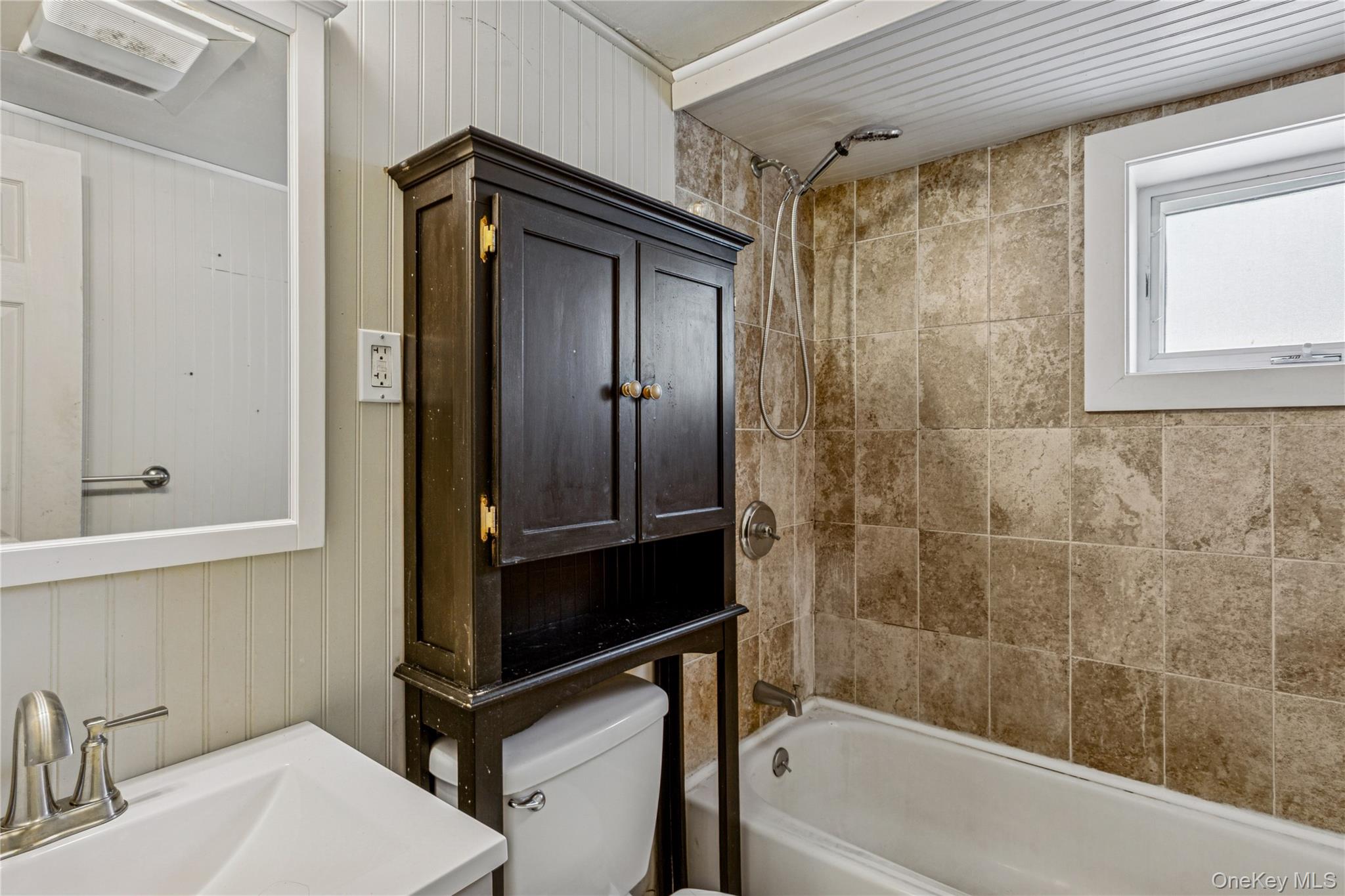 17 Marina Road Island Park, NY 11558 - Photo 23 of 27