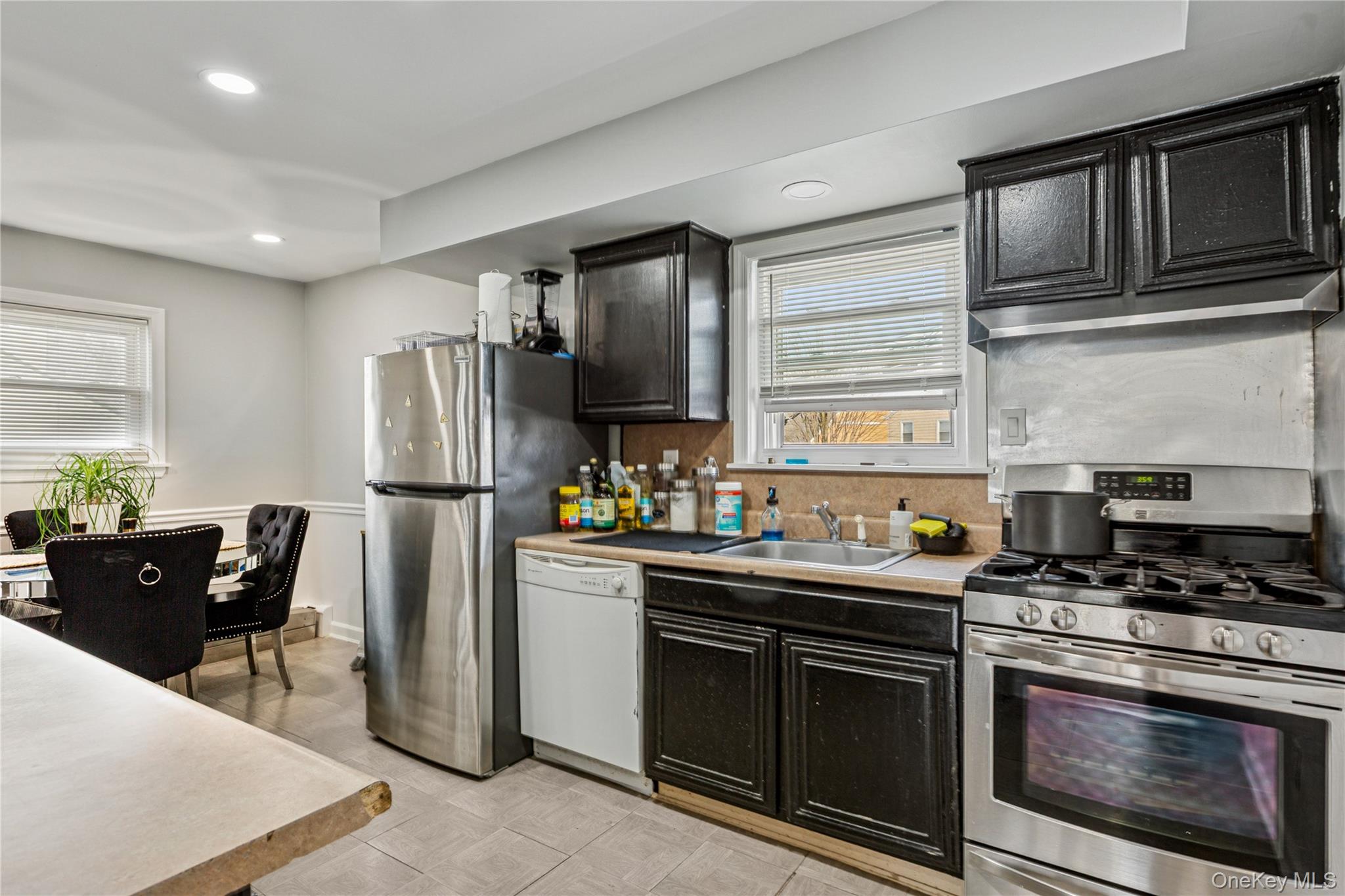 17 Marina Road Island Park, NY 11558 - Photo 9 of 27