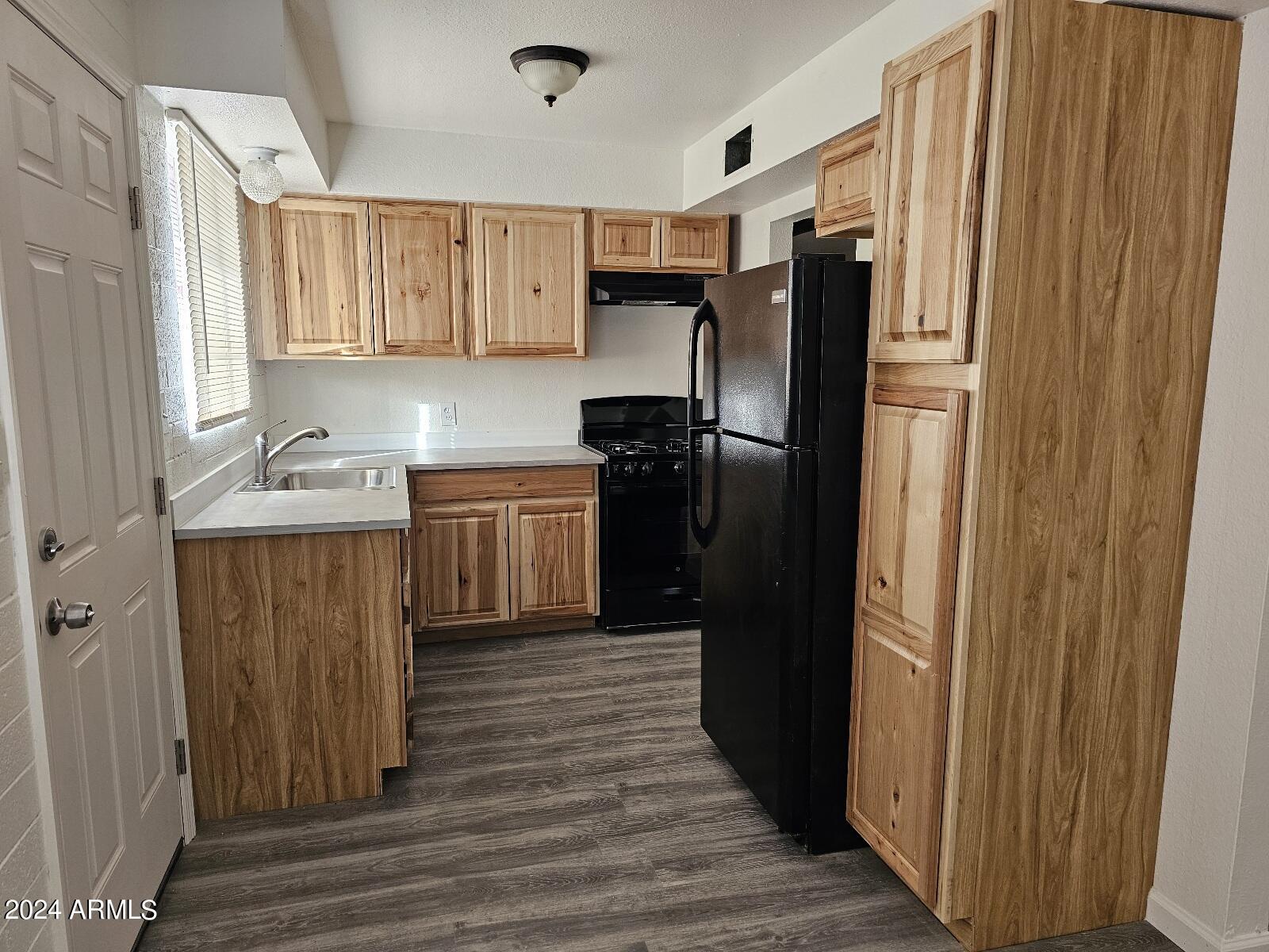 2401 North Amarillo Street, Unit 2 Casa Grande, AZ 85122 - Photo 2 of 8 20240209_153117