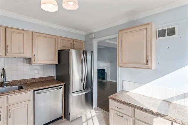 $415,000 | 415 East 65th Terrace, Kansas City, MO 64131