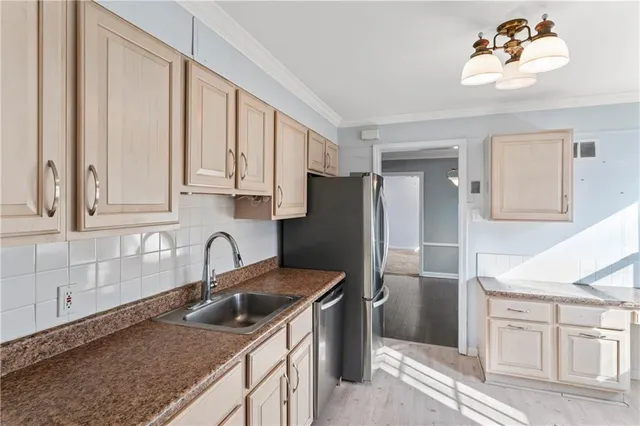 $415,000 | 415 East 65th Terrace, Kansas City, MO 64131