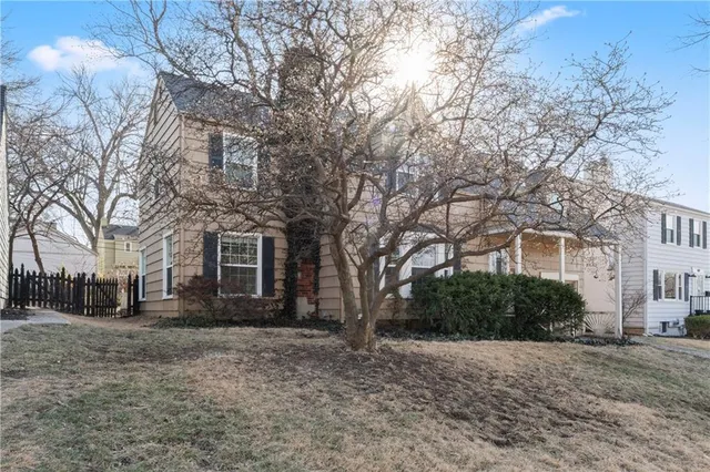 $415,000 | 415 East 65th Terrace, Kansas City, MO 64131