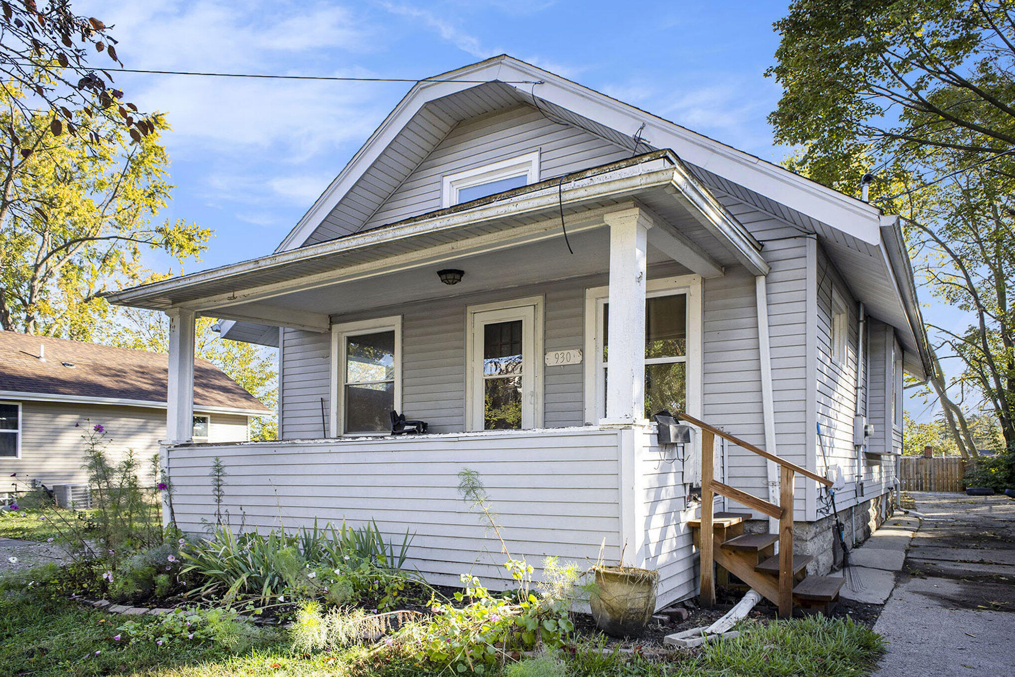 930 Mahlon St, Lansing, MI 48906