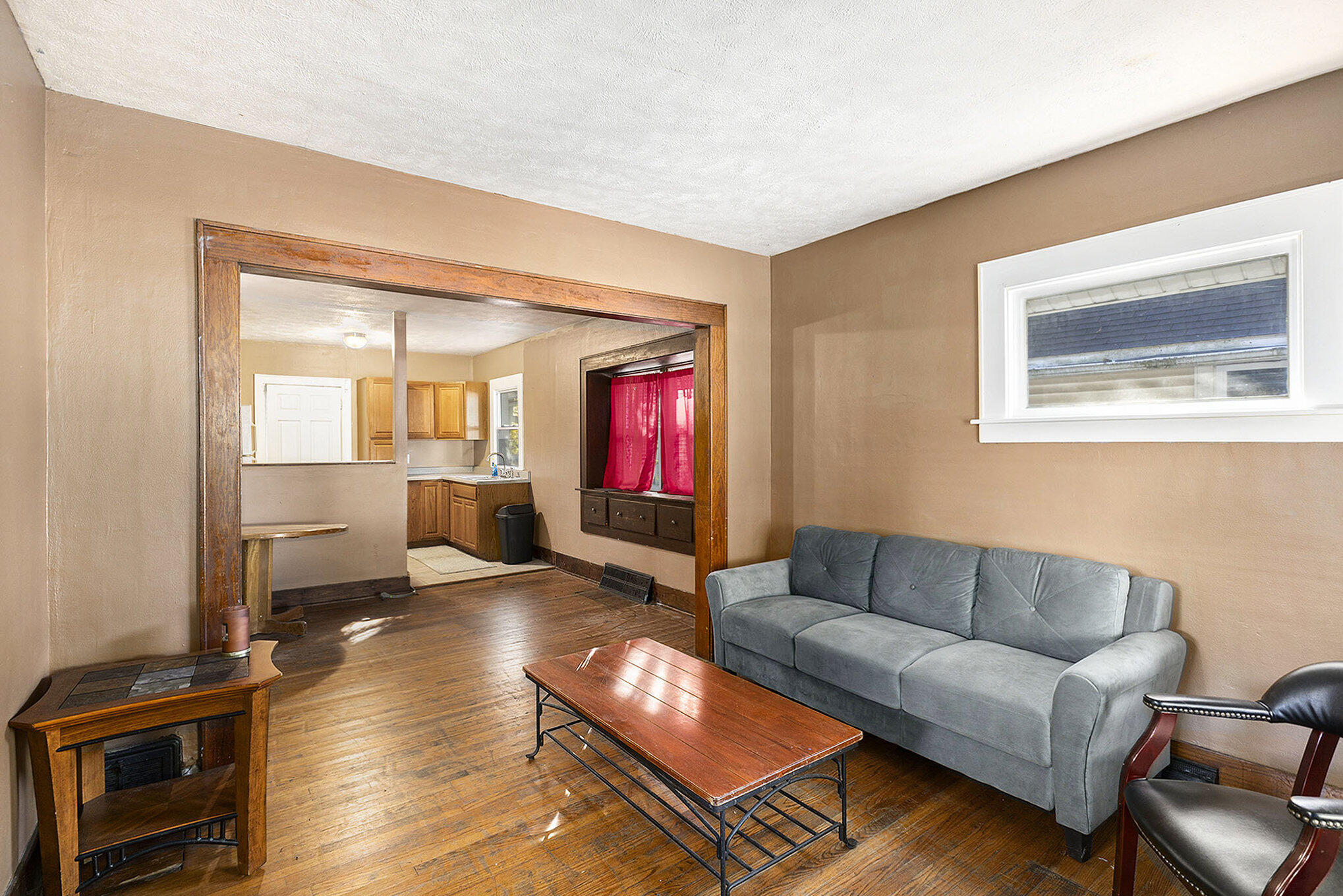 930 Mahlon Street Lansing, MI 48906 - Photo 3 of 14 930 Mahlon St, Lansing, MI 48906