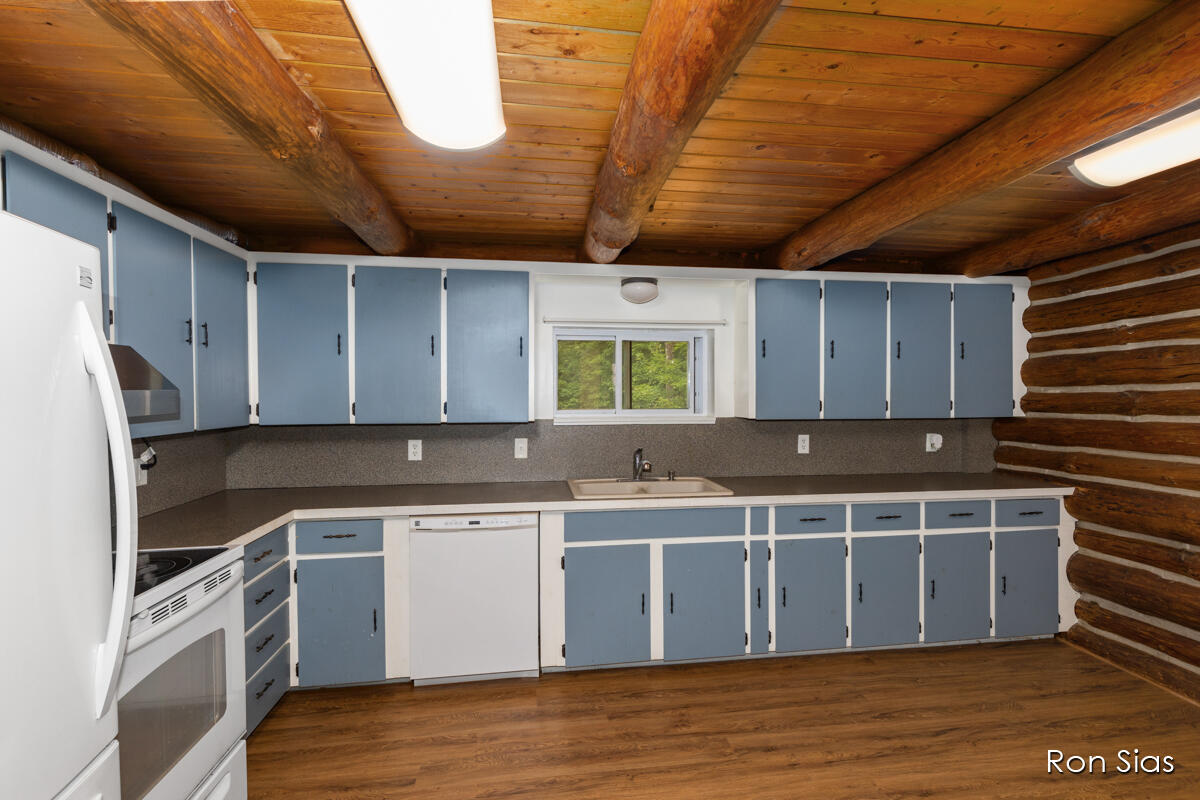3125 Cline Road Muskegon, MI 49444 - Photo 7 of 24 Kitchen