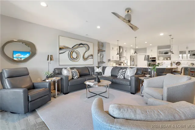 $1,200,000 | 166 Captiva Drive, Unit 3G, Sunrise Beach, MO 65079