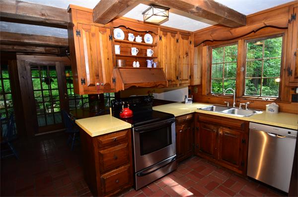 42 Meadow Road Bolton, MA 01740 - Photo 10 of 25