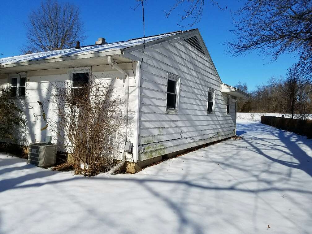 2455 West Logansport Road Peru, IN 46970 - Photo 4 of 11 Gallery Image 4