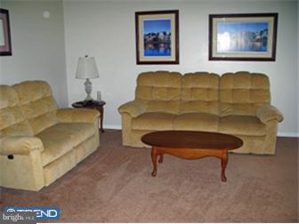 27 Clover Ridge Drive Mickleton, NJ 08056 - Photo 4 of 12 Living Room