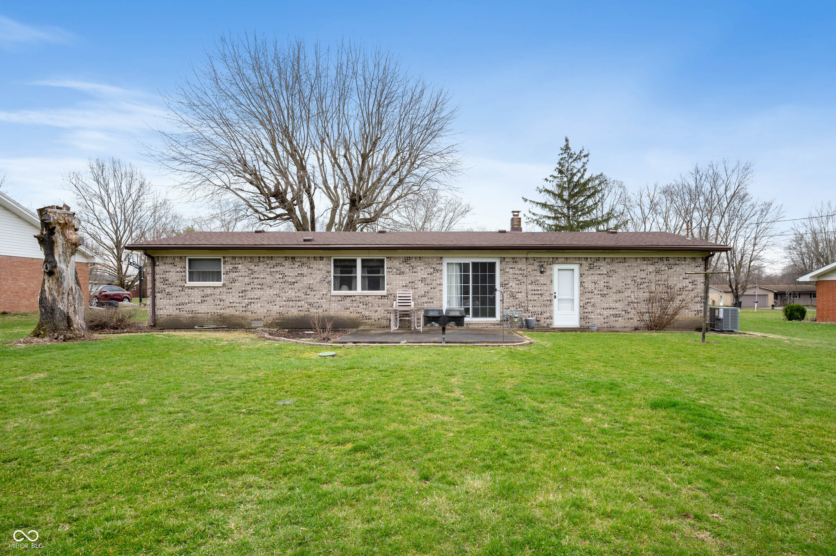 13130 West Council Road Yorktown, IN 47396 - Photo 3 of 24 Gallery Image 3