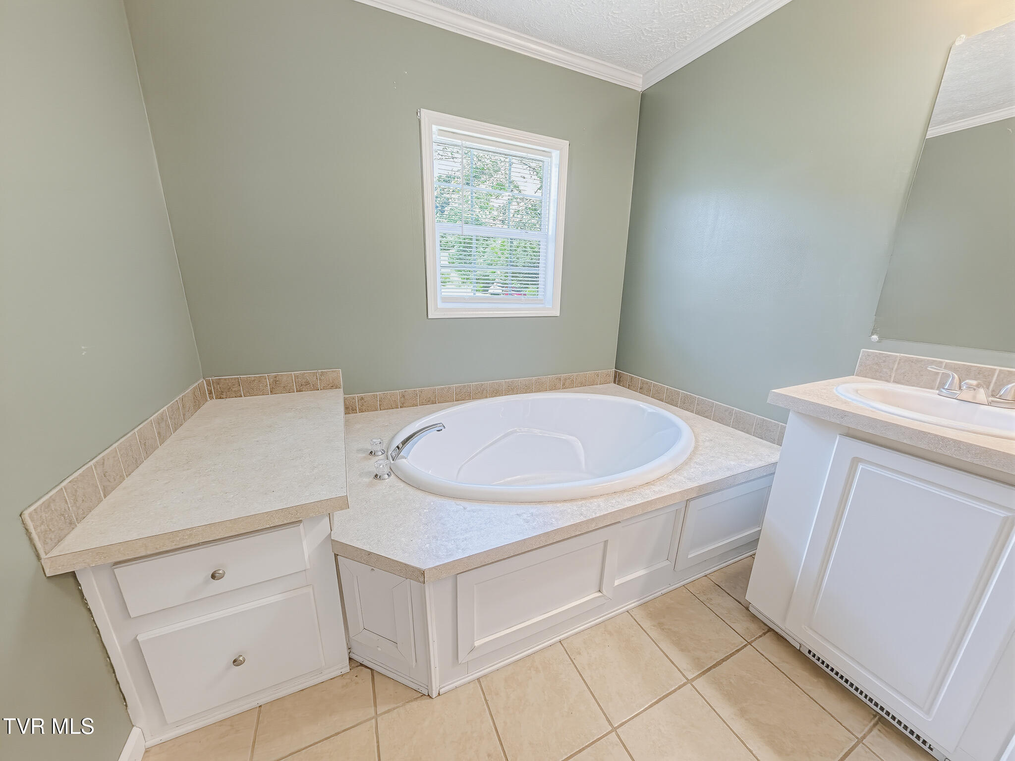 7214 Finney Road Honaker, VA 24260 - Photo 12 of 16 7214_Finney_Honaker-15