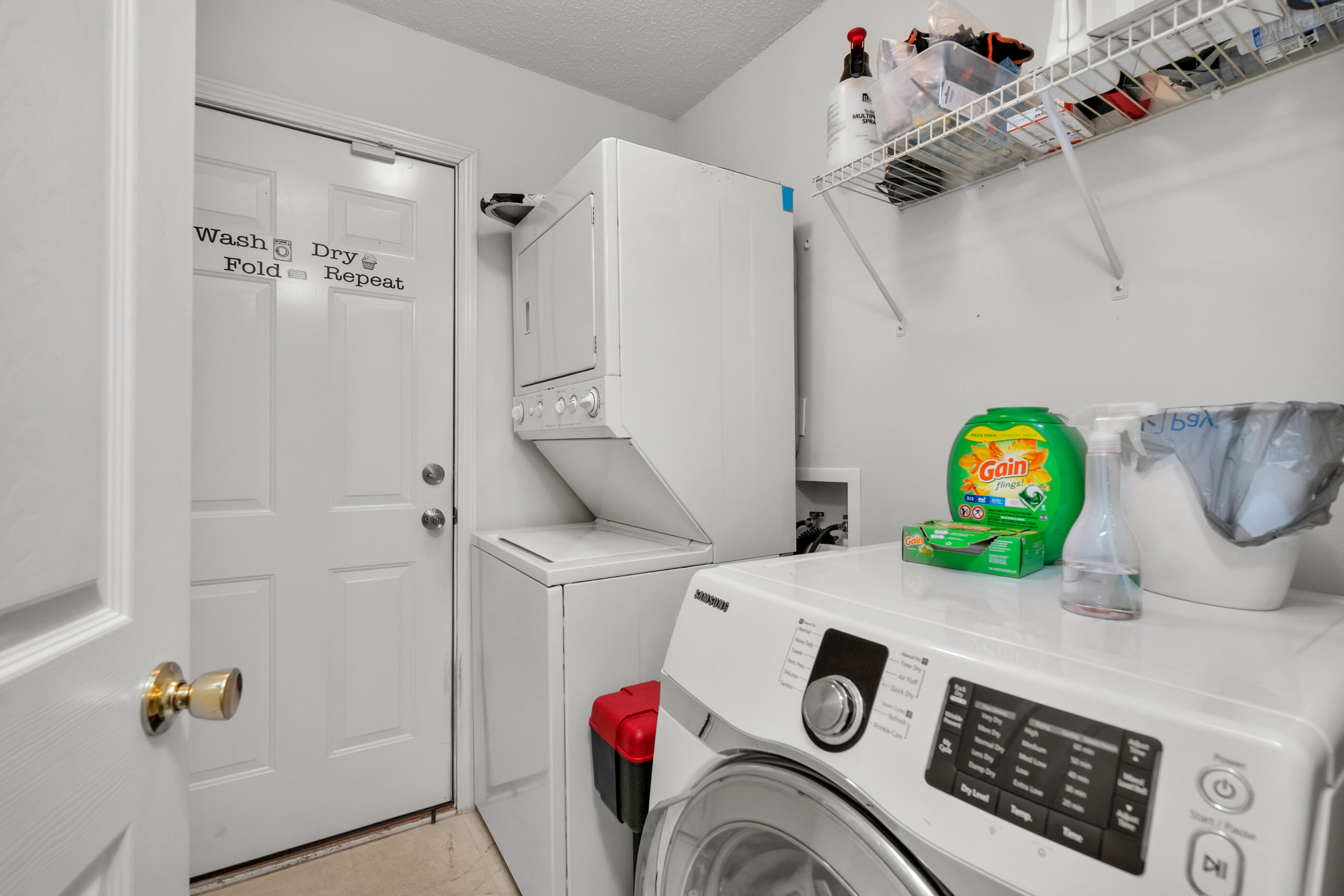220 Riverchase Boulevard Crestview, FL 32536 - Photo 13 of 24 a bathroom with a sink mirror vanity and toilet