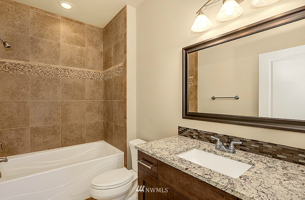 22927 Locust Way Bothell, WA 98021 - Photo 13 of 20