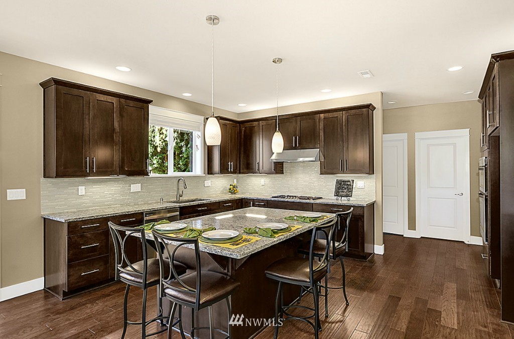 22927 Locust Way Bothell, WA 98021 - Photo 5 of 20