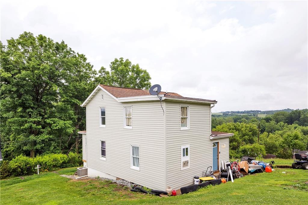 31 Penn Street Manor, PA 15665 - Photo 6 of 26
