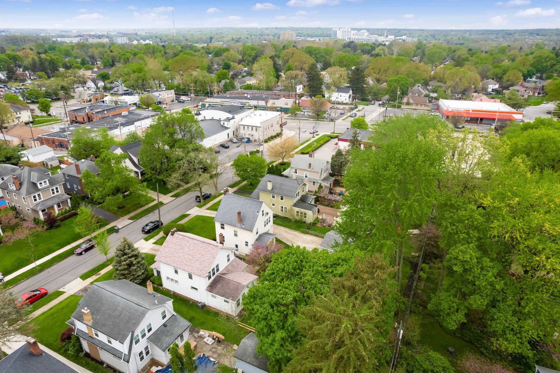30 East Dunedin Road Columbus, OH 43214 - Photo 38 of 44 Drone