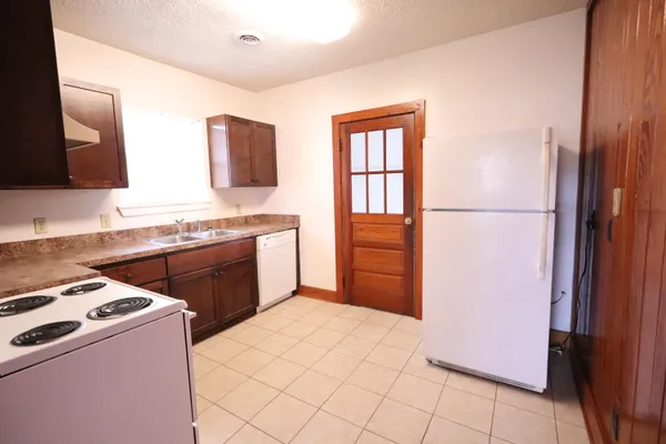 $1,350 | 321 Michael Circle, Mary Esther, FL 32569