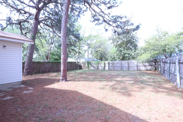 $1,350 | 321 Michael Circle, Mary Esther, FL 32569