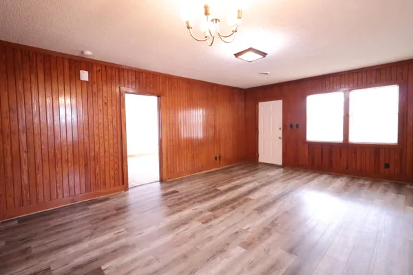 $1,350 | 321 Michael Circle, Mary Esther, FL 32569