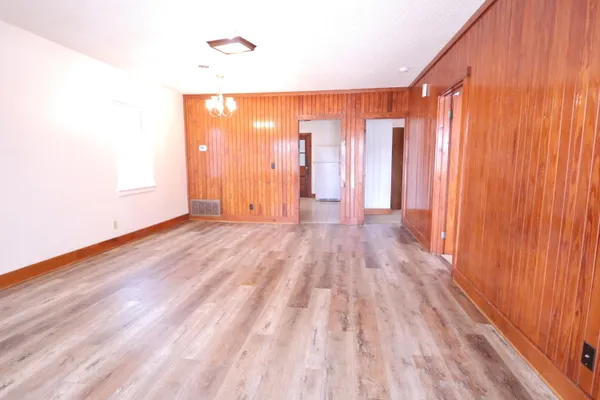 $1,350 | 321 Michael Circle, Mary Esther, FL 32569