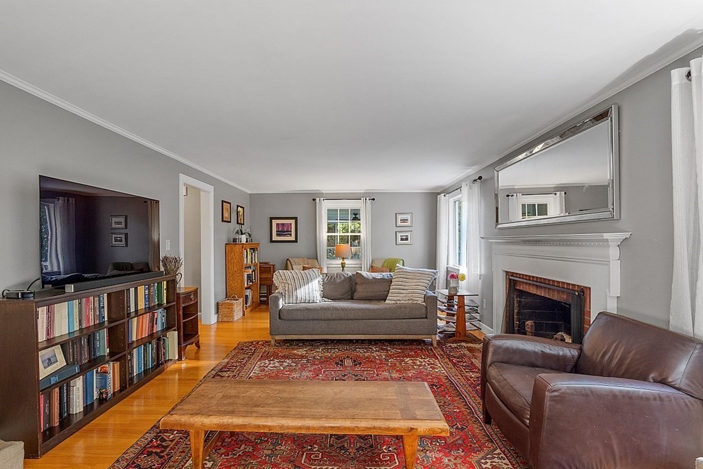 31 Woodside Road Harvard, MA 01451 - Photo 4 of 42