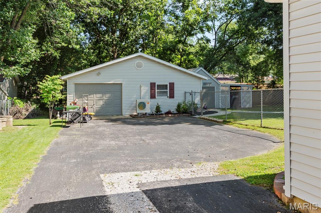 723 Bunker Hill Road Staunton, IL 62088 - Photo 25 of 30