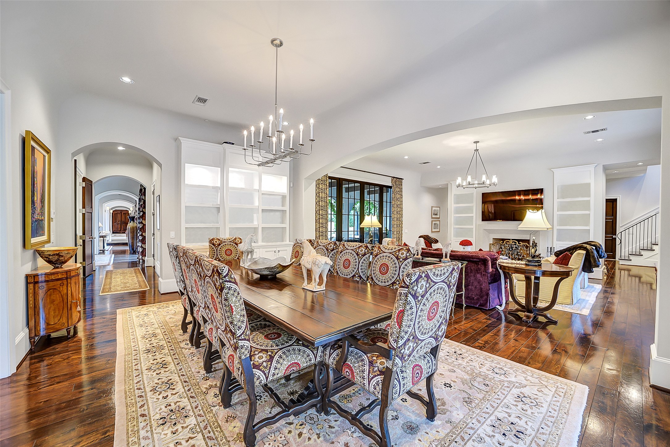 252 Piney Point Road Houston, TX 77024 - Photo 12 of 46 The extraordinary breakfast area serves as a second dining room adjacent to the family room. Note the family room has a wall of glass doors that open to the loggia.