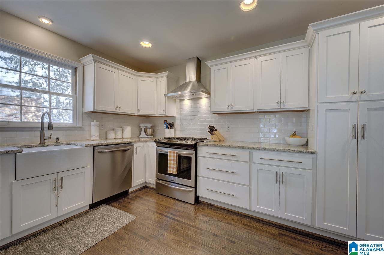 3309 Shallowford Road Vestavia Hills, AL 35216 - Photo 11 of 38