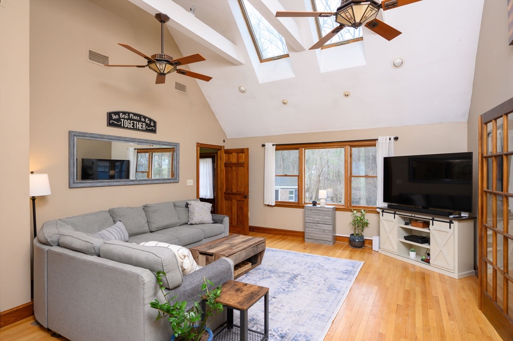 91 Plymouth Road Hanover, MA 02339 - Photo 4 of 29 Gallery Image 4