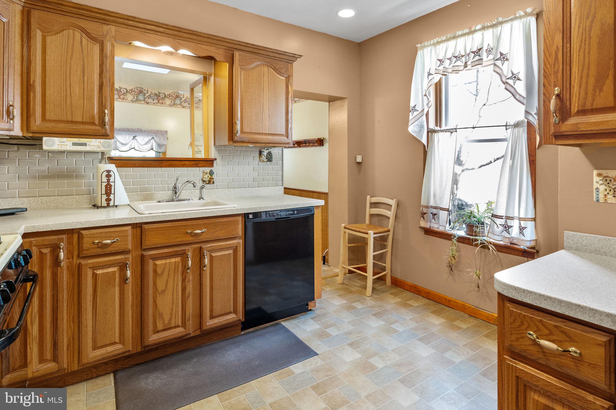 271 Rochelle Avenue Philadelphia, PA 19128 - Photo 12 of 35 Gallery Image 12