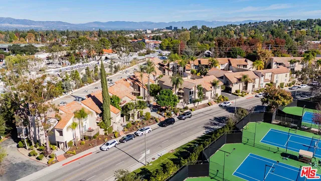 $3,875 | 23401 Park Sorrento, Unit 30, Calabasas, CA 91302