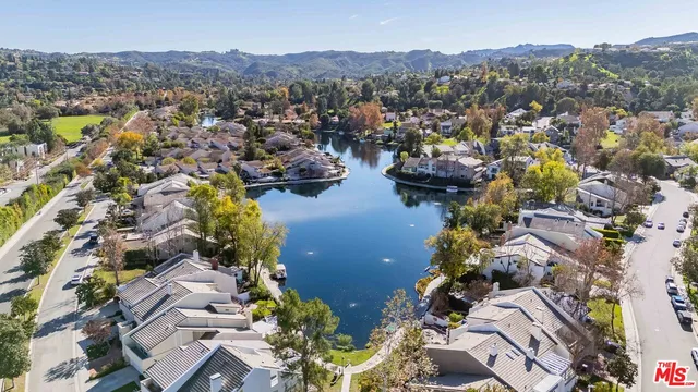 $3,875 | 23401 Park Sorrento, Unit 30, Calabasas, CA 91302
