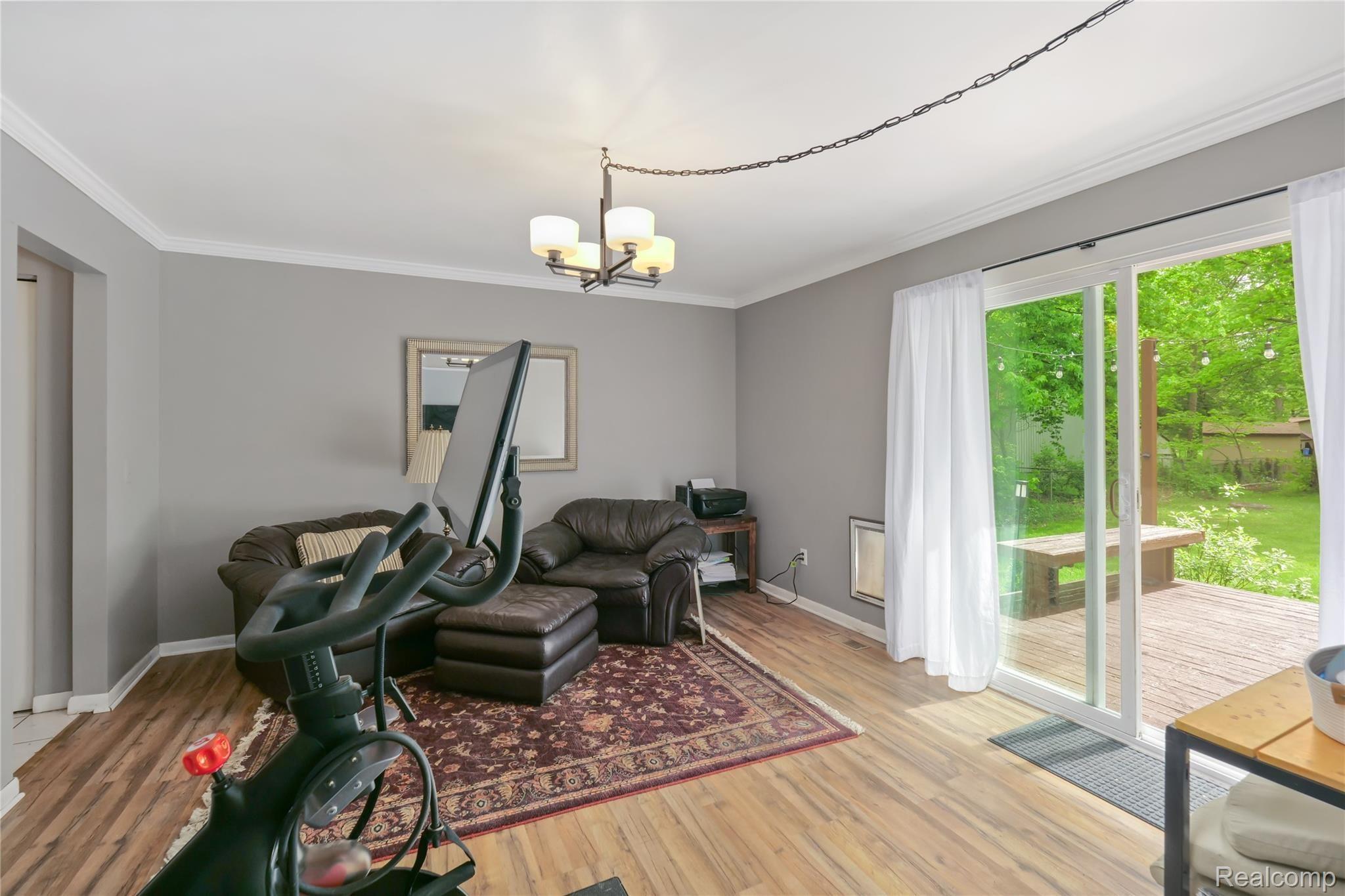 1188 James R Street Howell, MI 48843 - Photo 8 of 34 PANA2395.jpg
