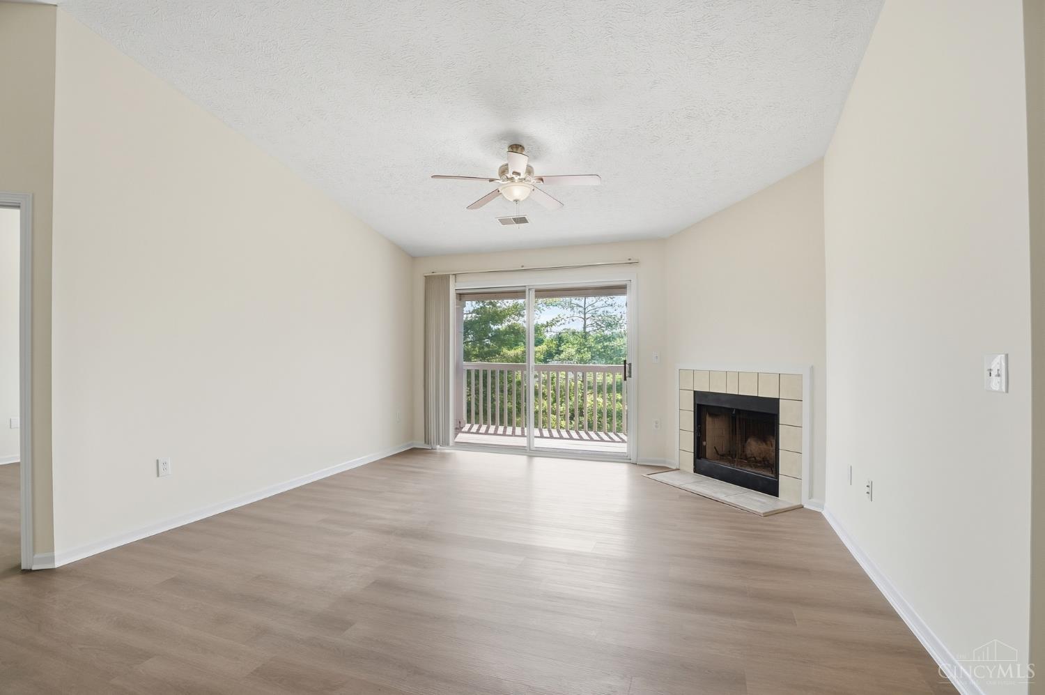7372 Ridgepoint Drive, Unit 10 Cincinnati, OH 45230 - Photo 9 of 42