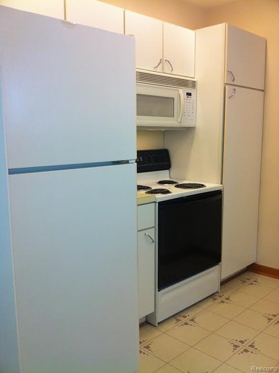 959 Columbia Road Berkley, MI 48072 - Photo 7 of 23 o.jpg